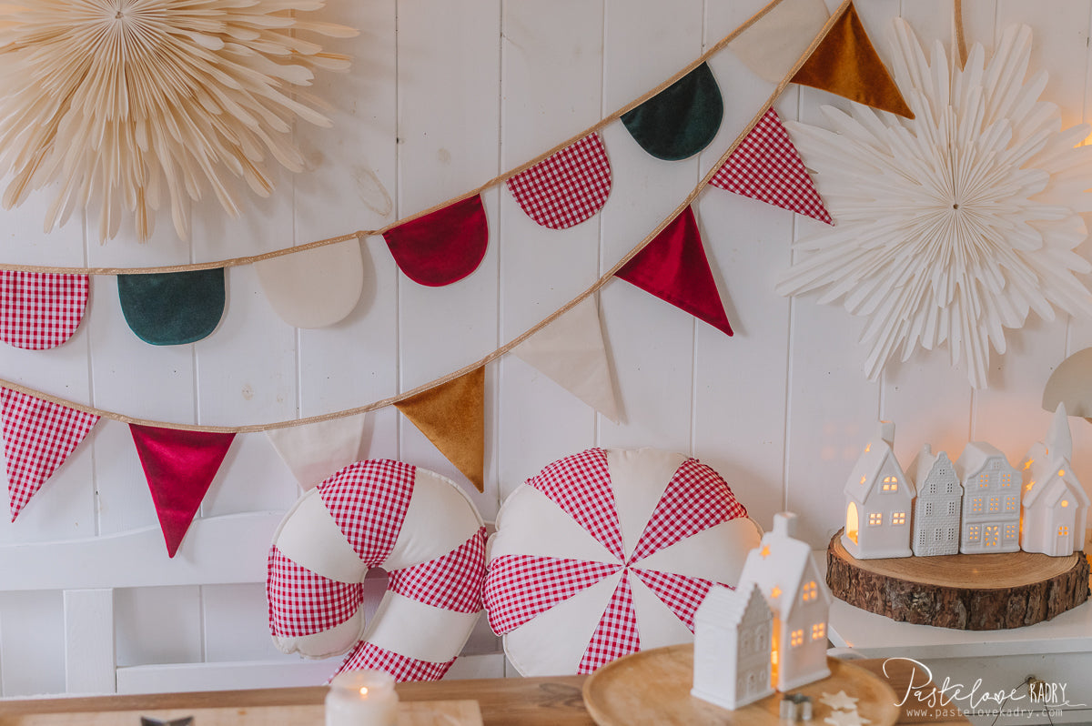 “Christmas Time” Garland