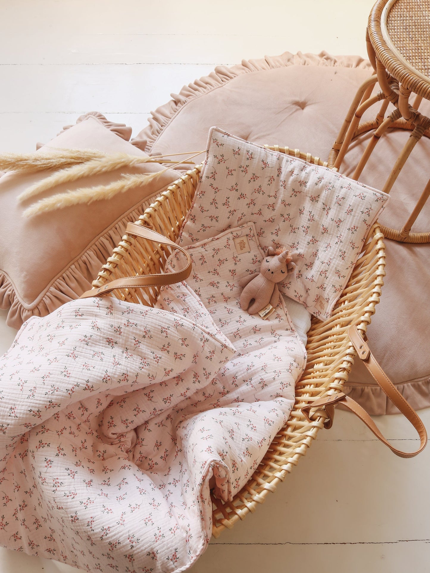 Soft Velvet “Latte” Mat with Frill