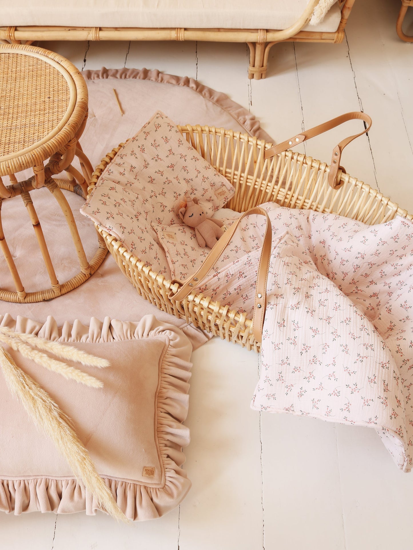 Soft Velvet “Latte” Mat with Frill