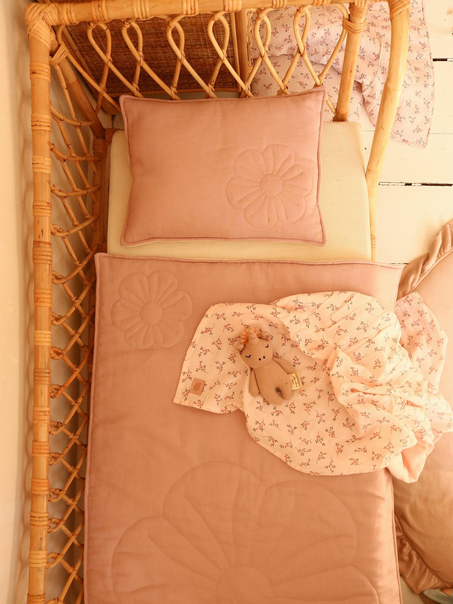 Linen "Powder Pink" Flower Child Cover Set
