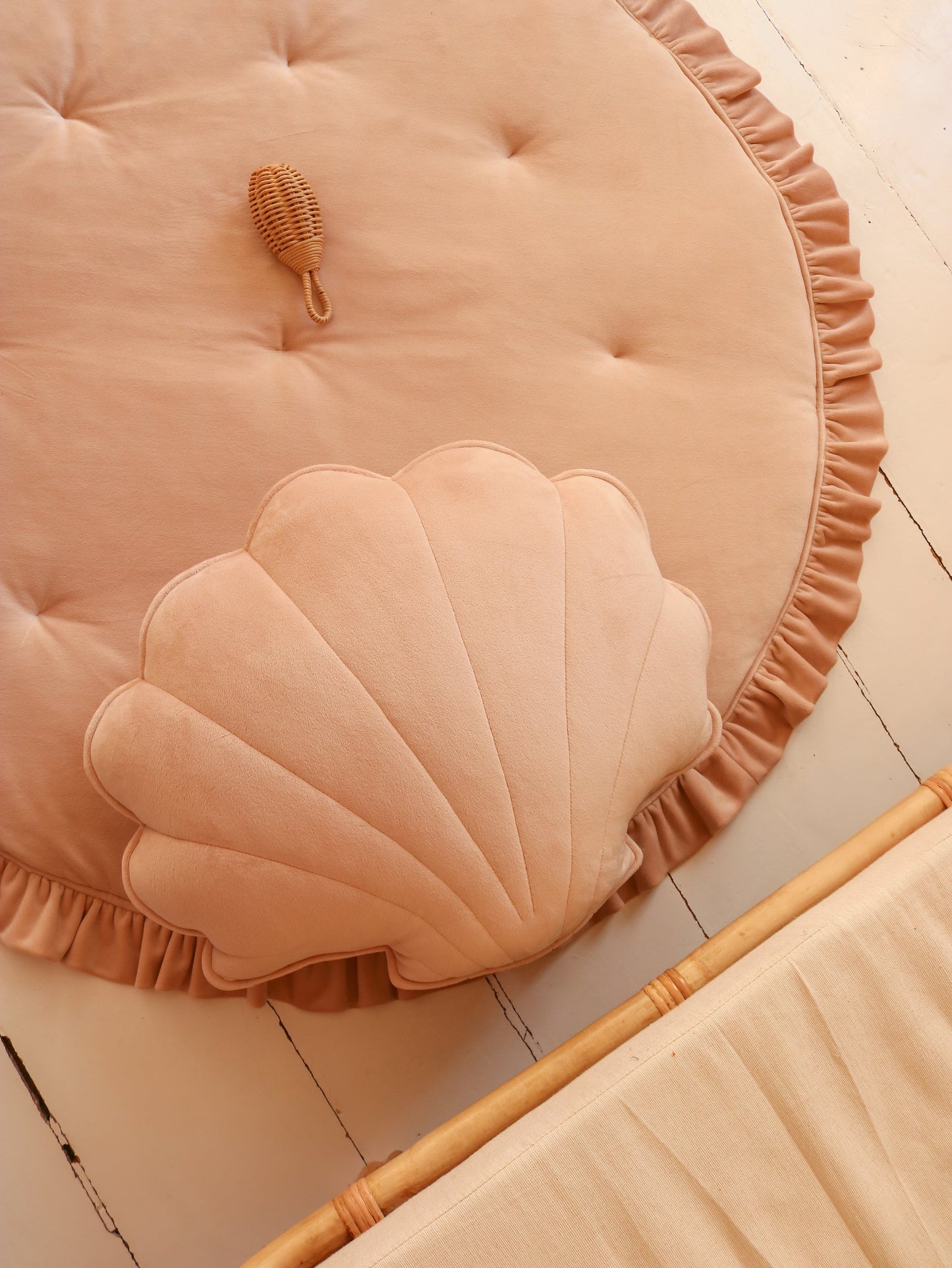 Soft Velvet “Latte” Mat with Frill