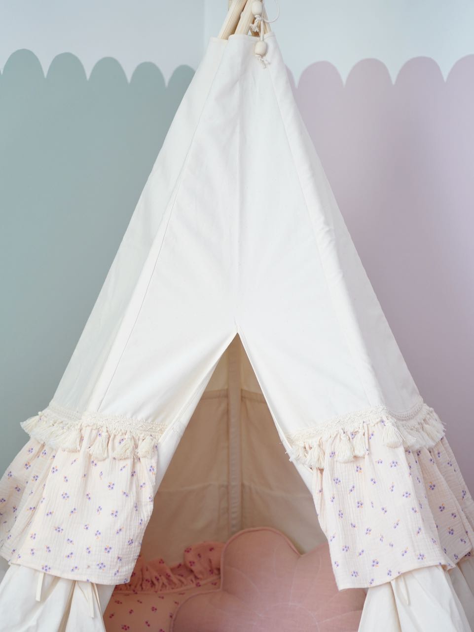 "Forget-me-not" Teepee Tent with Frills and "Light Pink Lily" Flower Mat Set
