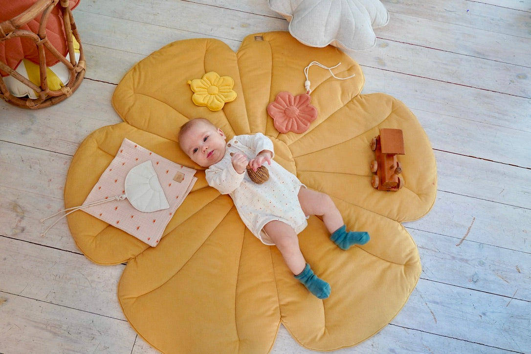 Velvet "Honey Azalea" Flower Mat