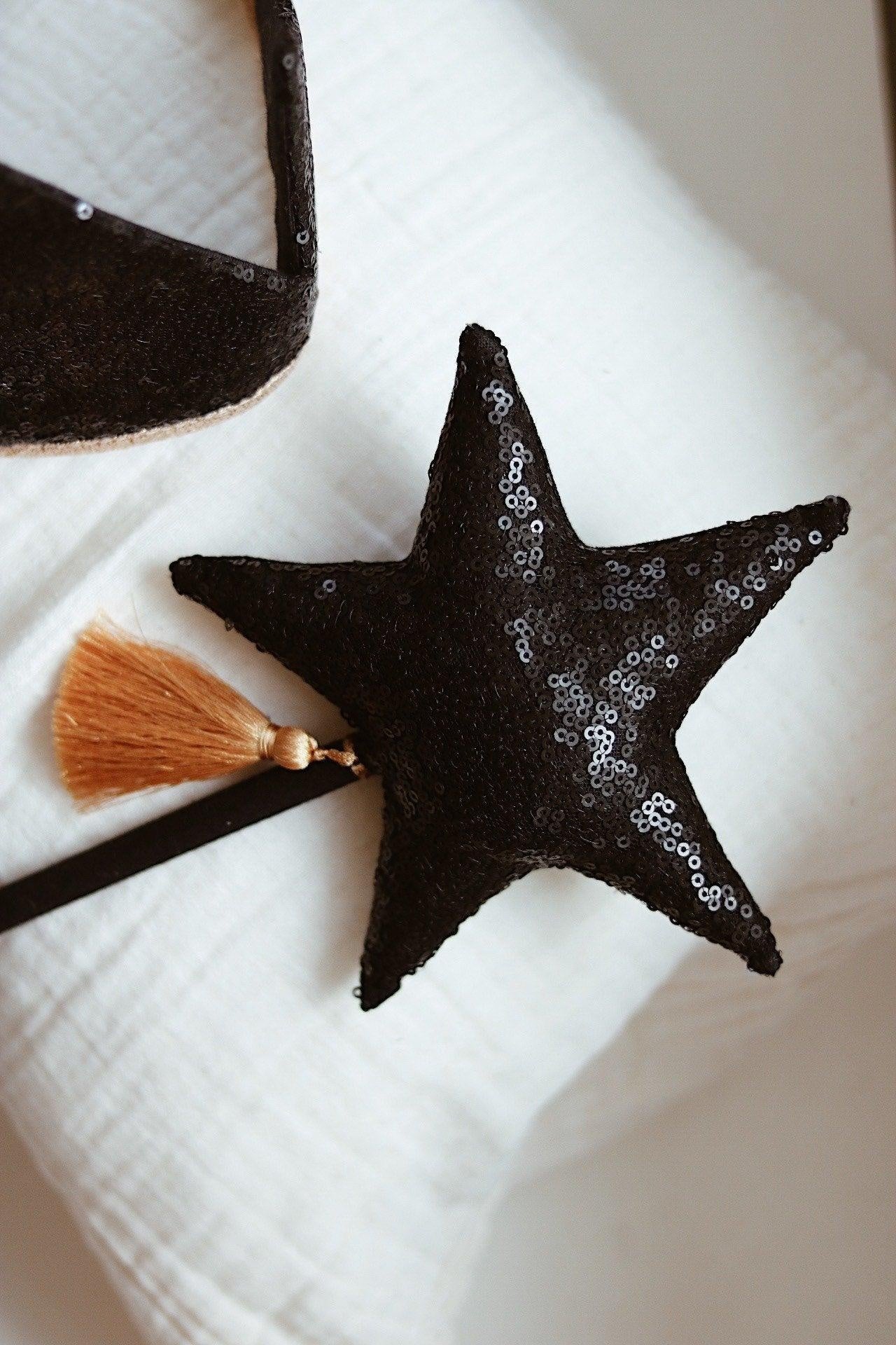 “Black Sequins” Wand
