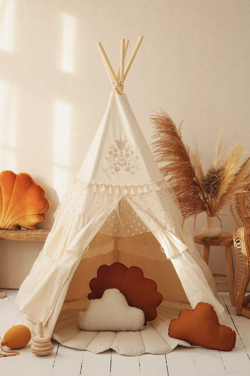 “Boho” Teepee with Frills and Round Mat "Caramel" Set
