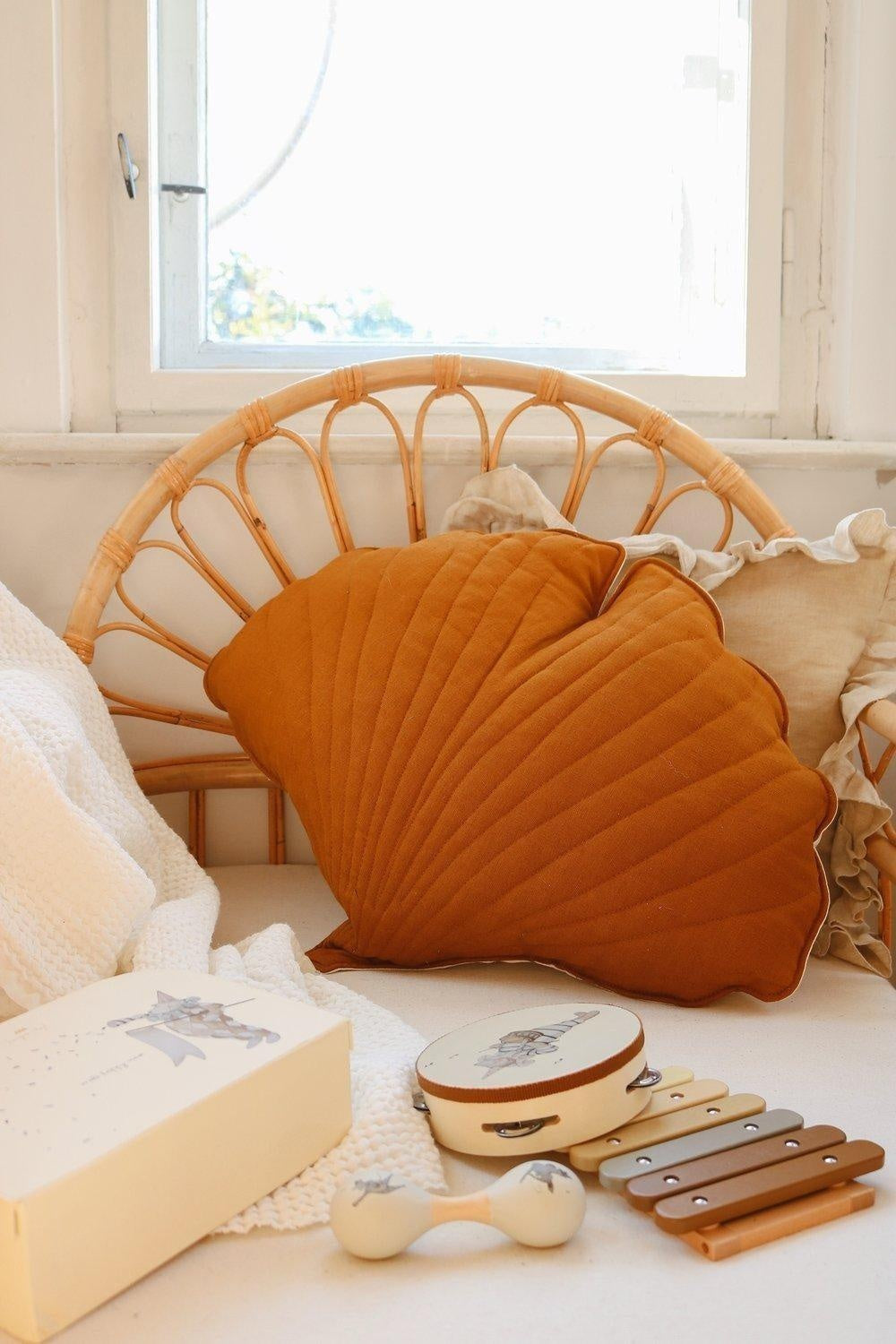 “Caramel” Linen Ginkgo Leaf Pillow