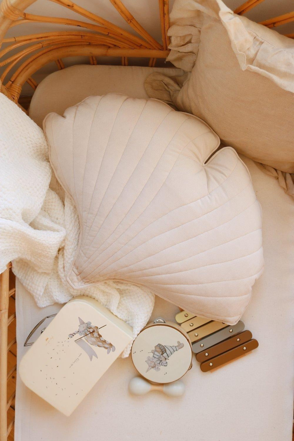 “Cream” Velvet Ginkgo Leaf Cushion - Moi Mili