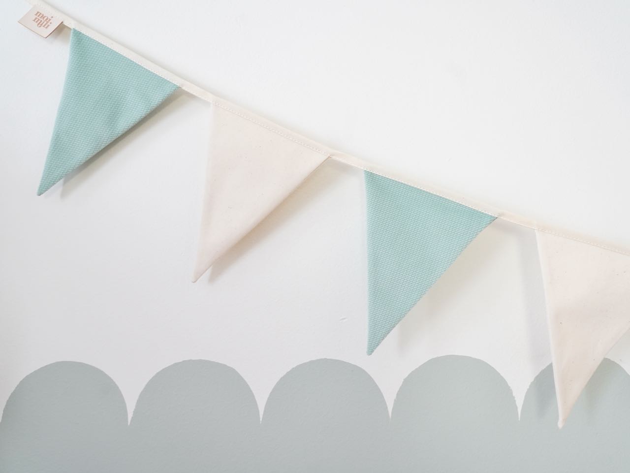 "Powder mint" Garland