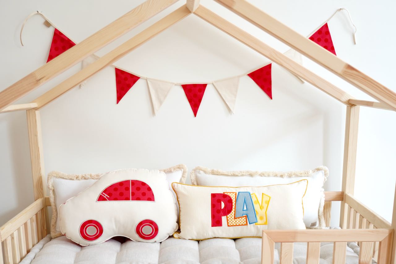 "Red dots" Garland