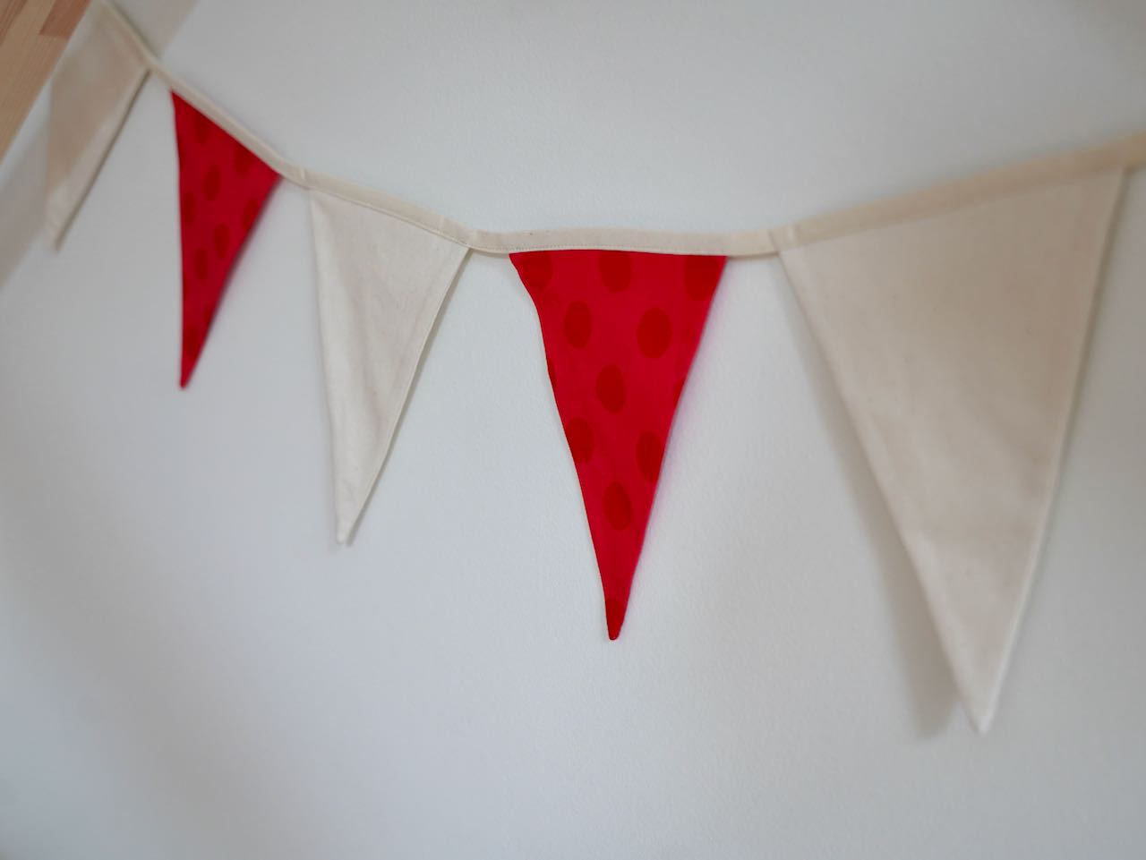 "Red dots" Garland
