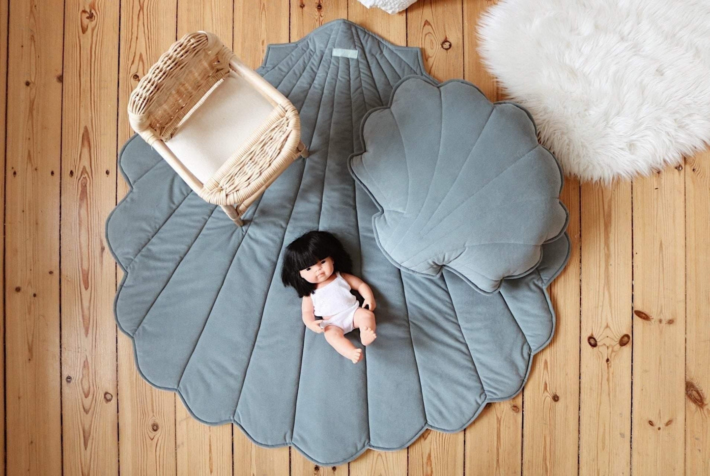 “Grey Mint” Velvet Shell Mat