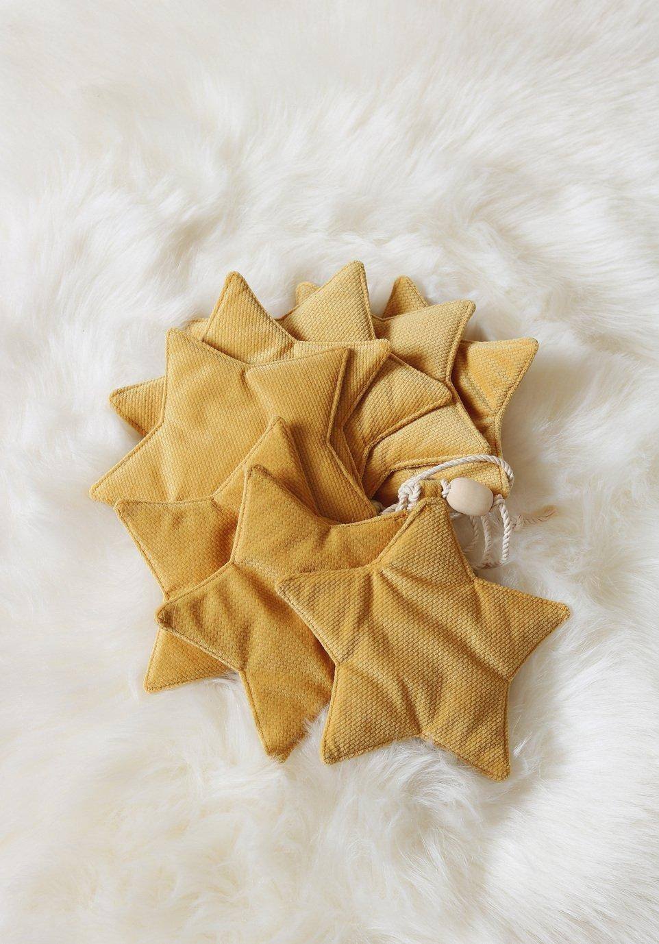 “Honey Dust” Velvet Garland with Stars - Moi Mili