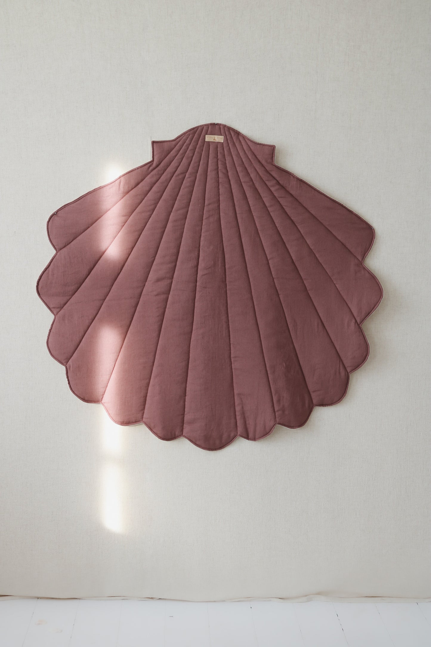 "Folk" Teepee Tent with Frills and "Marsala" Shell Mat Set