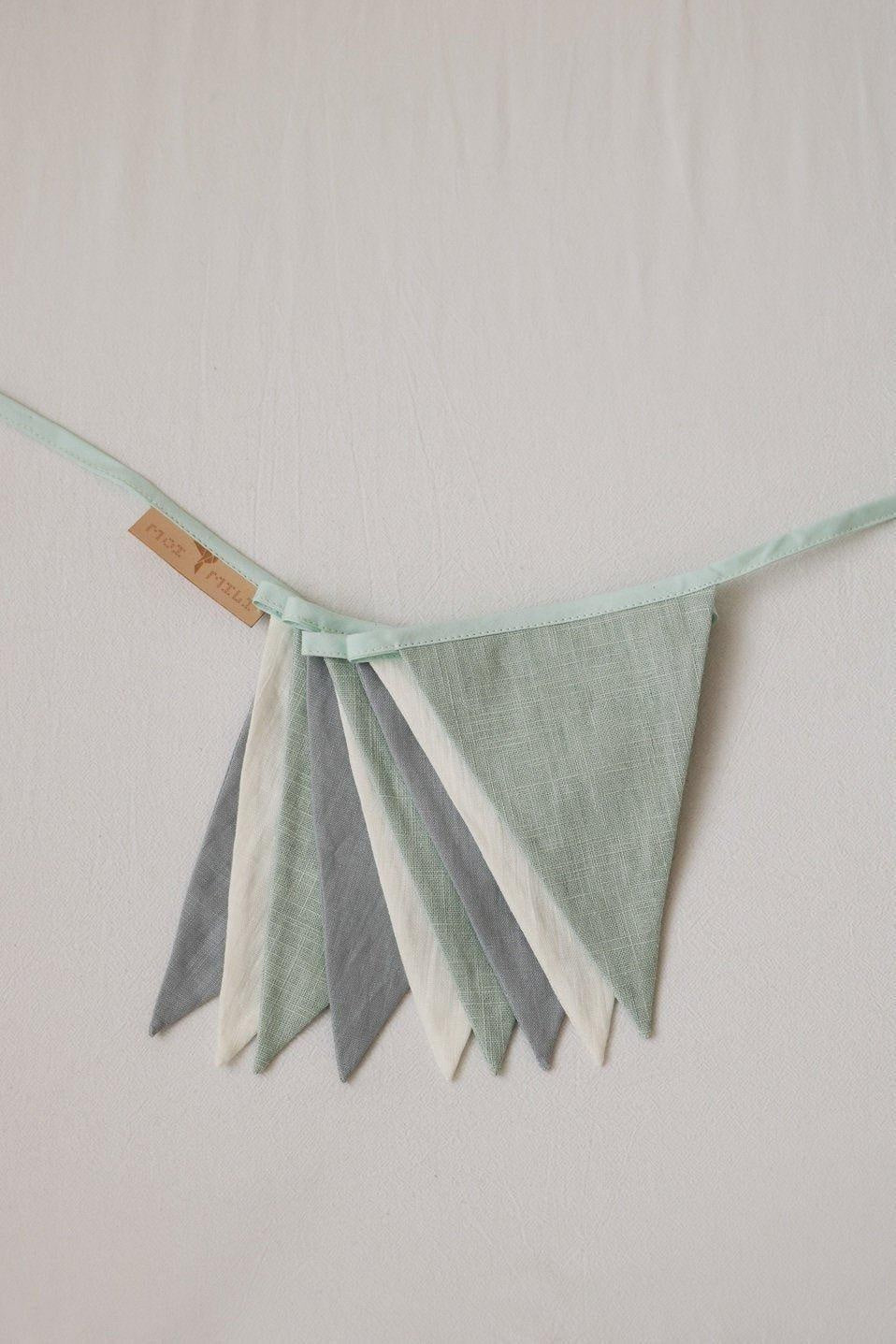 “MintLove” Garland