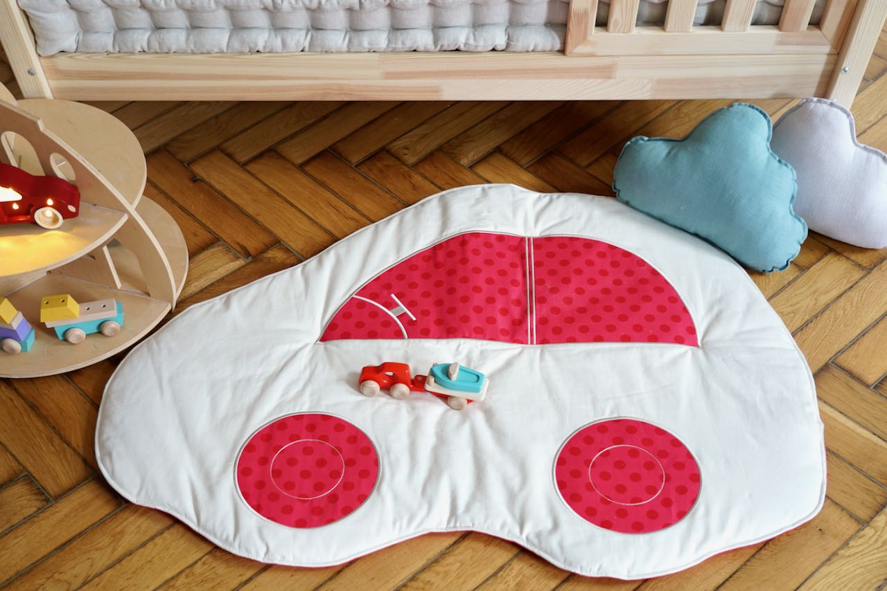 "Red Dots" Car Mat