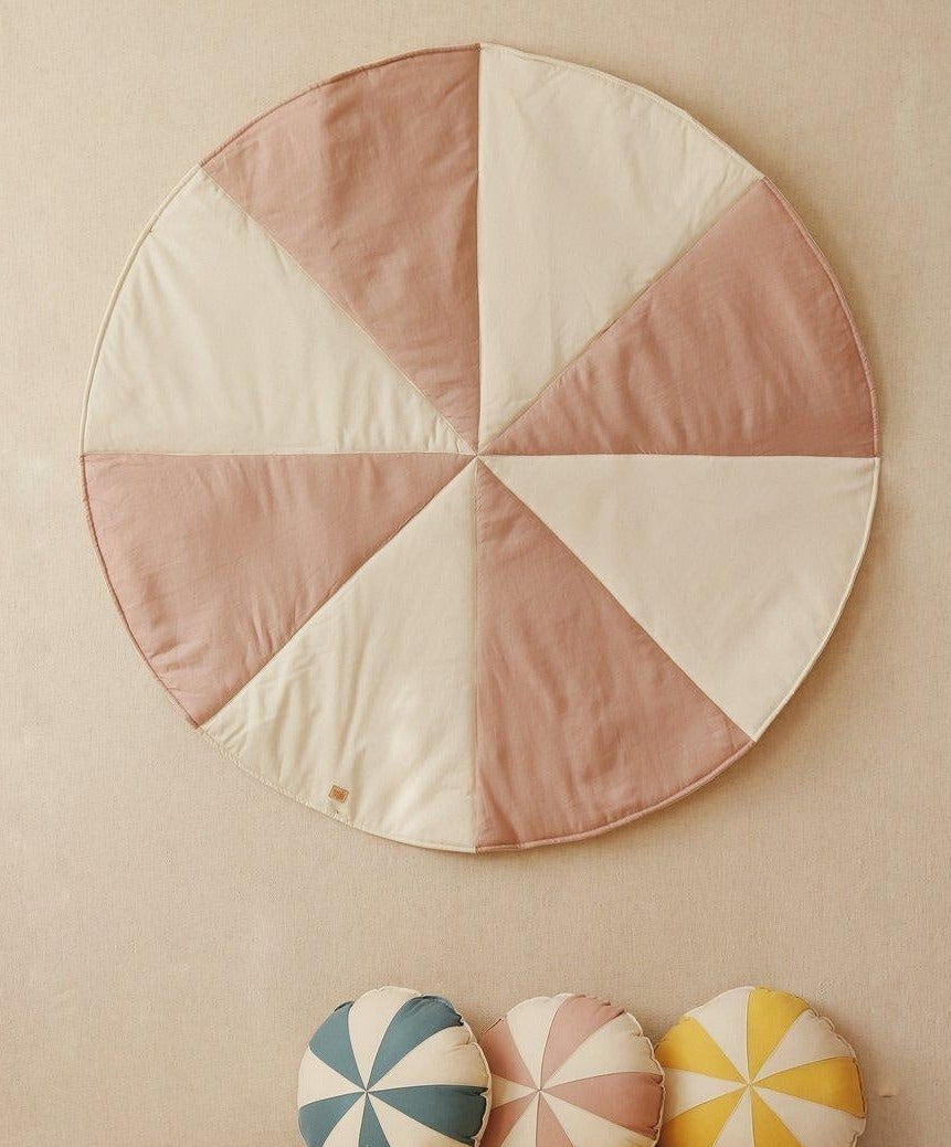 “Powder Candy” Round Patchwork Mat