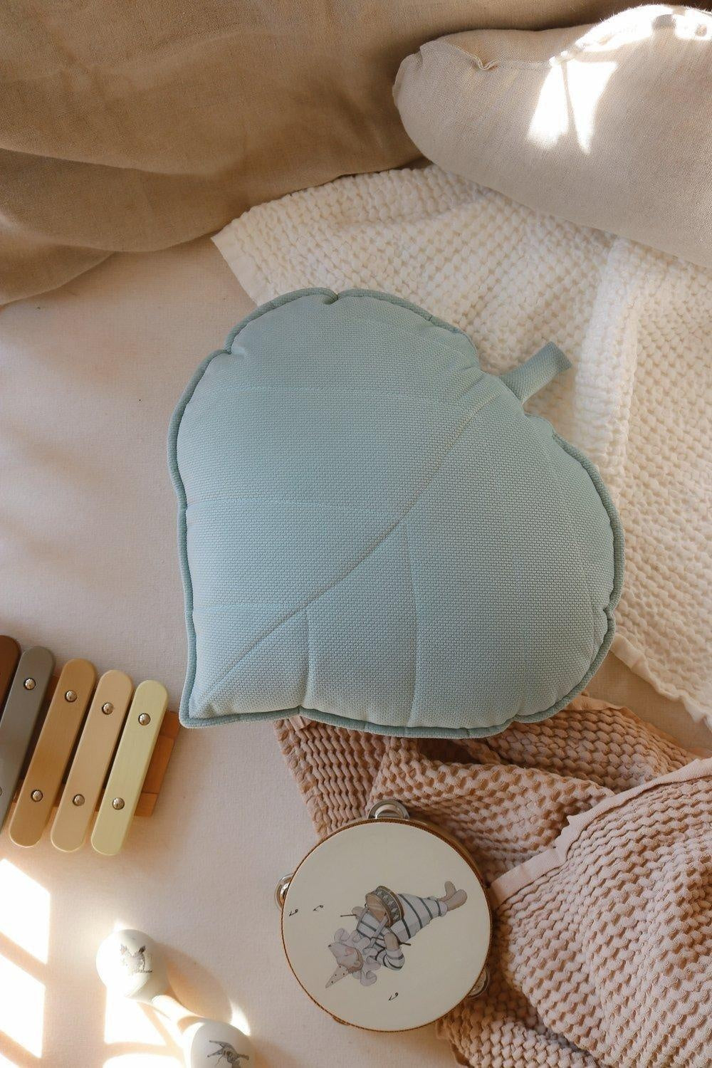 “Powder Mint” Velvet Leaf Cushion - Moi Mili