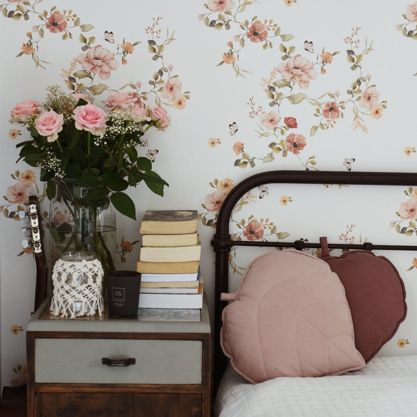 “Powder Pink” Linen Leaf Cushion - Moi Mili