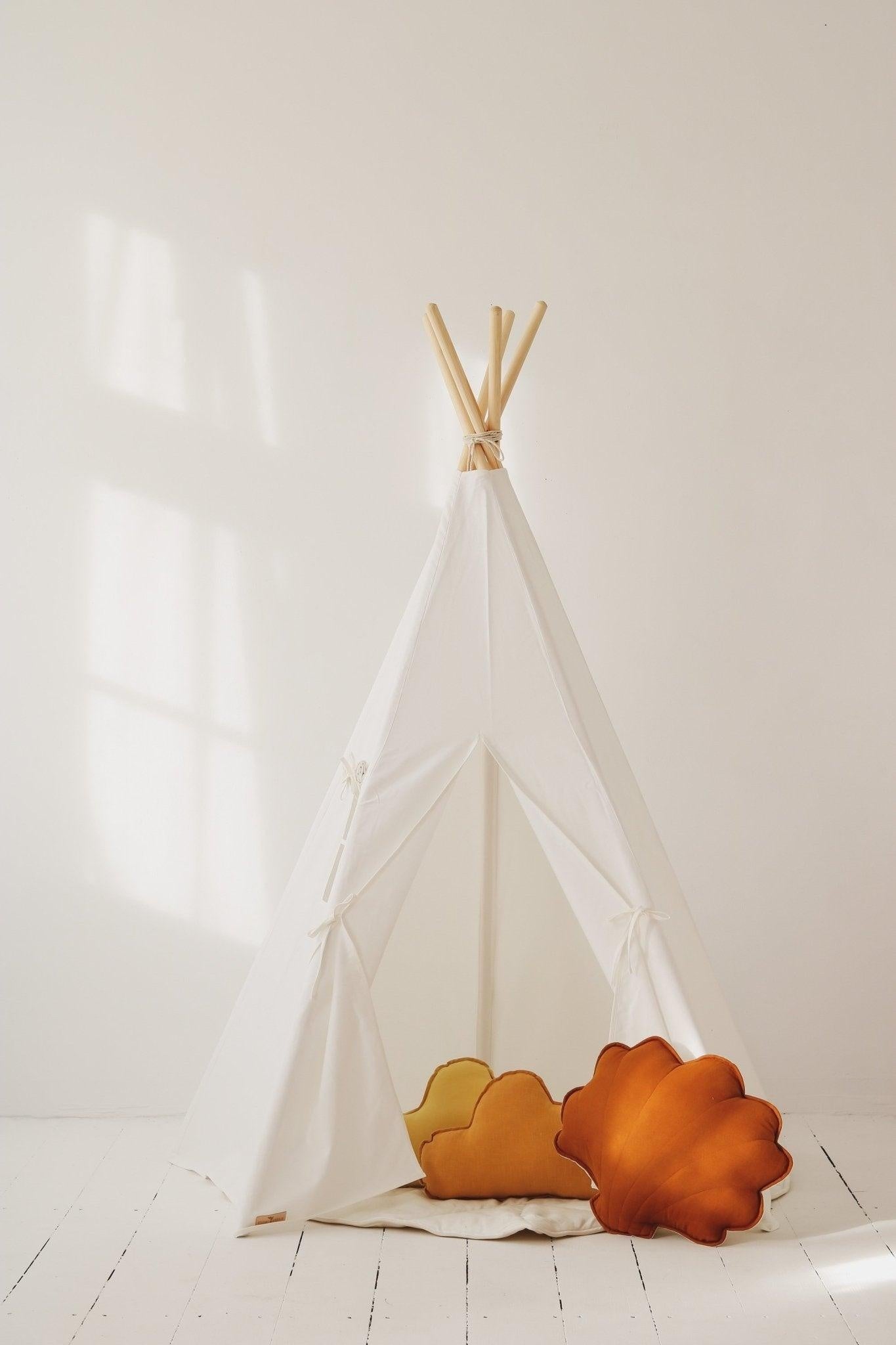 “Snow White” Teepee Tent