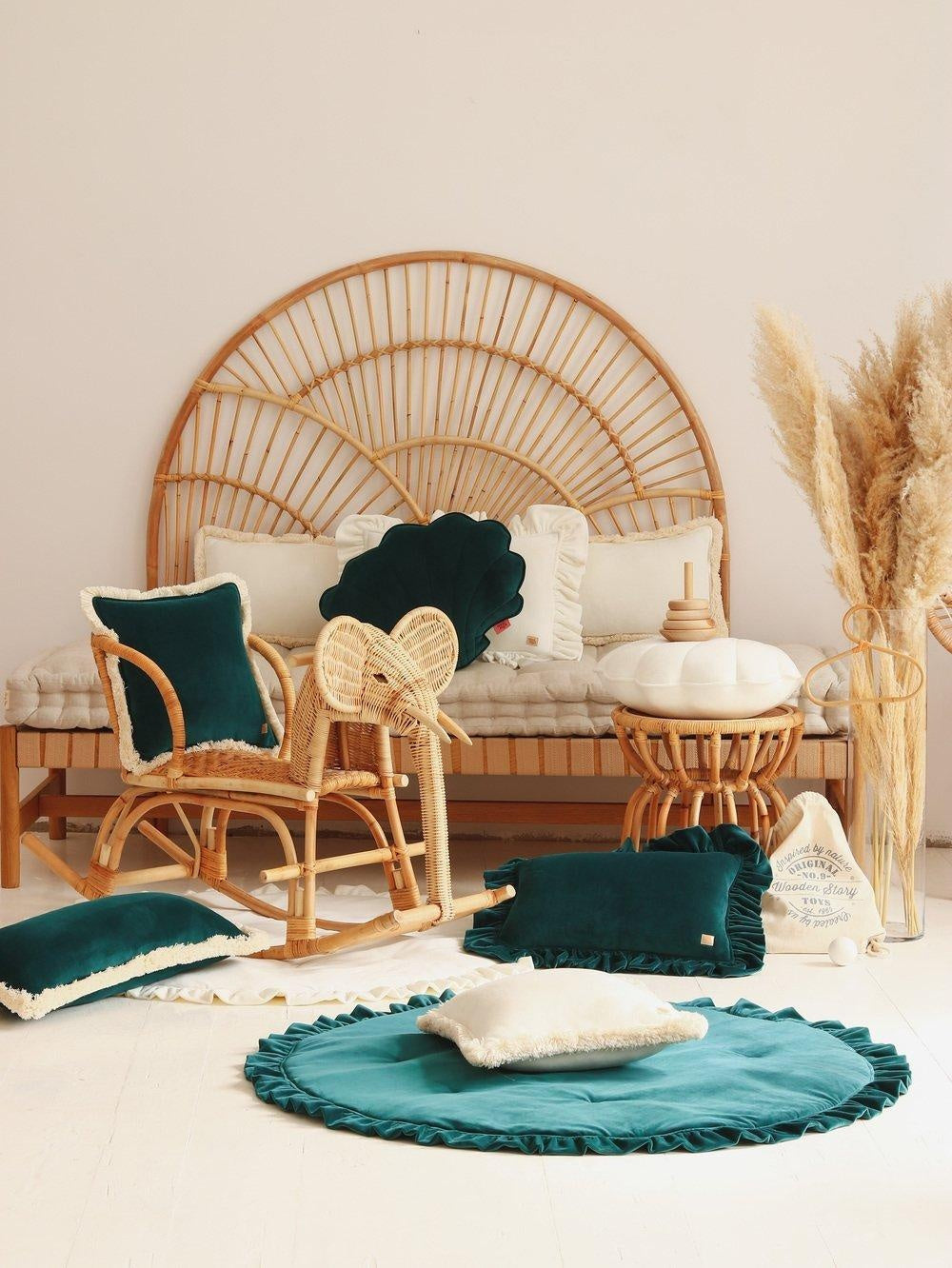 Soft Velvet Shell Cushion “White” - Moi Mili