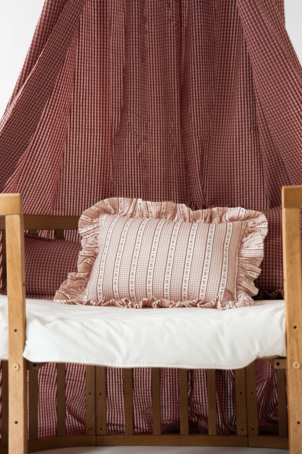 "Vintage Style Flowers" Pillow with Frill