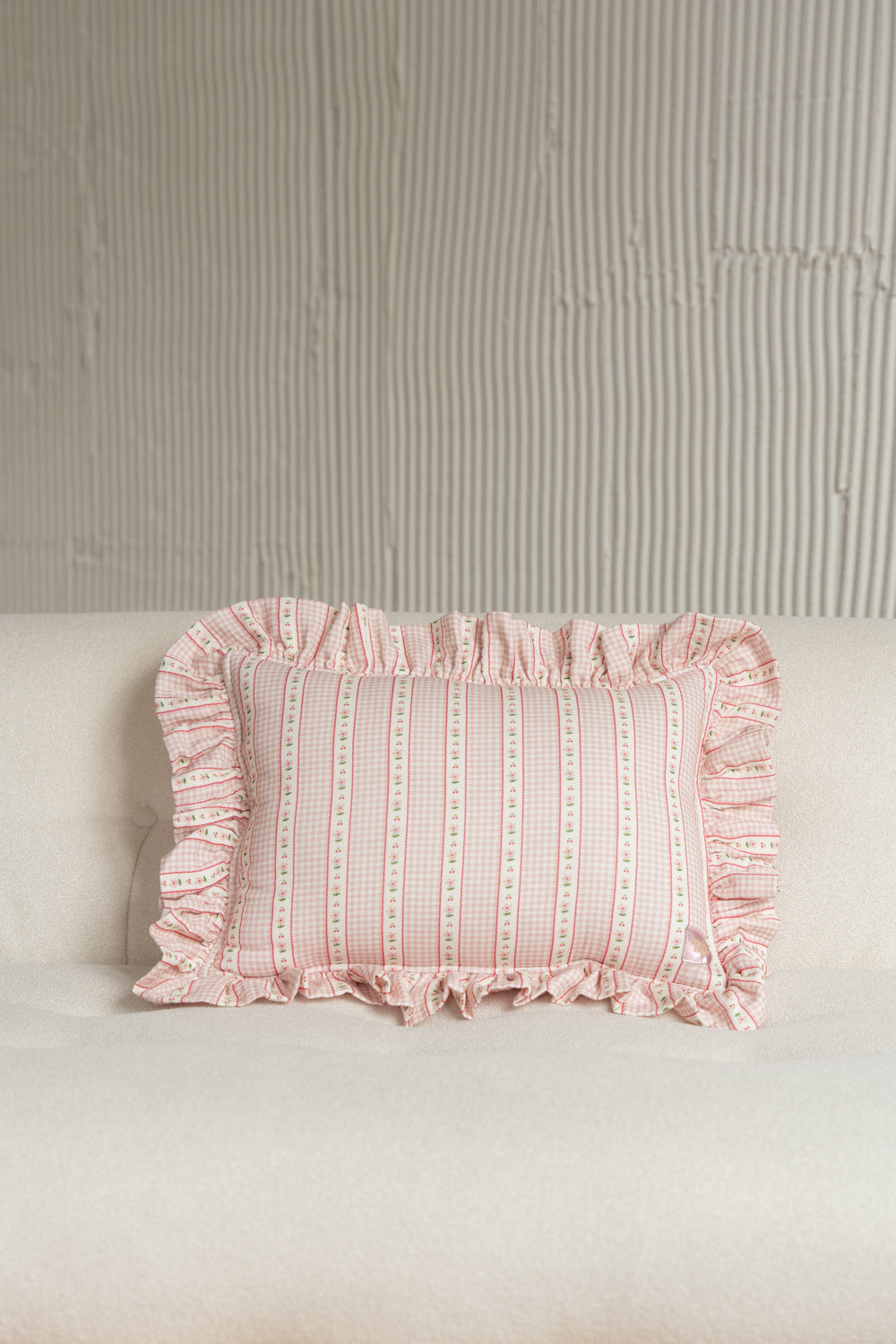 "Vintage Style Flowers" Pillow with Frill