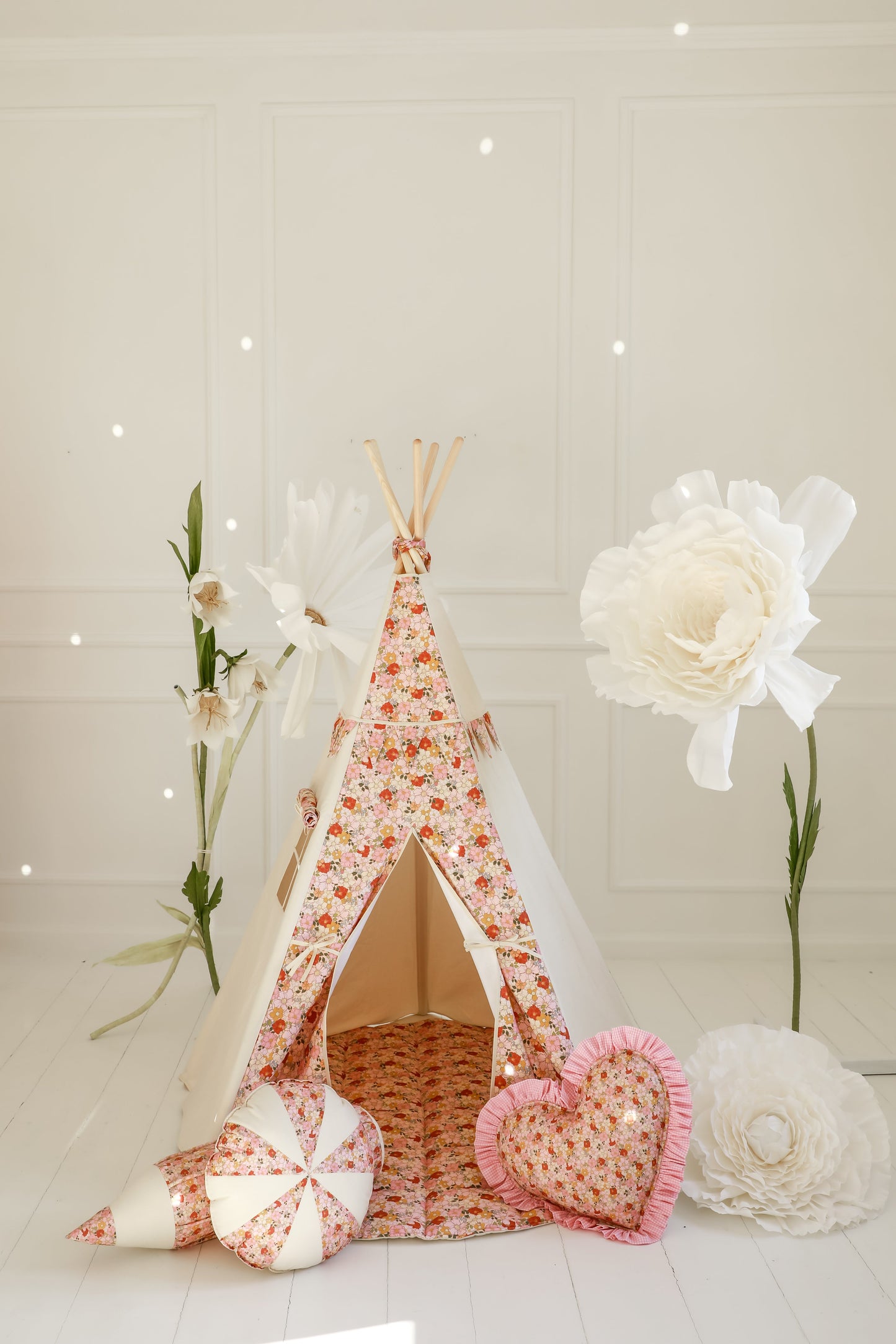 “Spring Garden” Teepee Tent and Round Mat Set