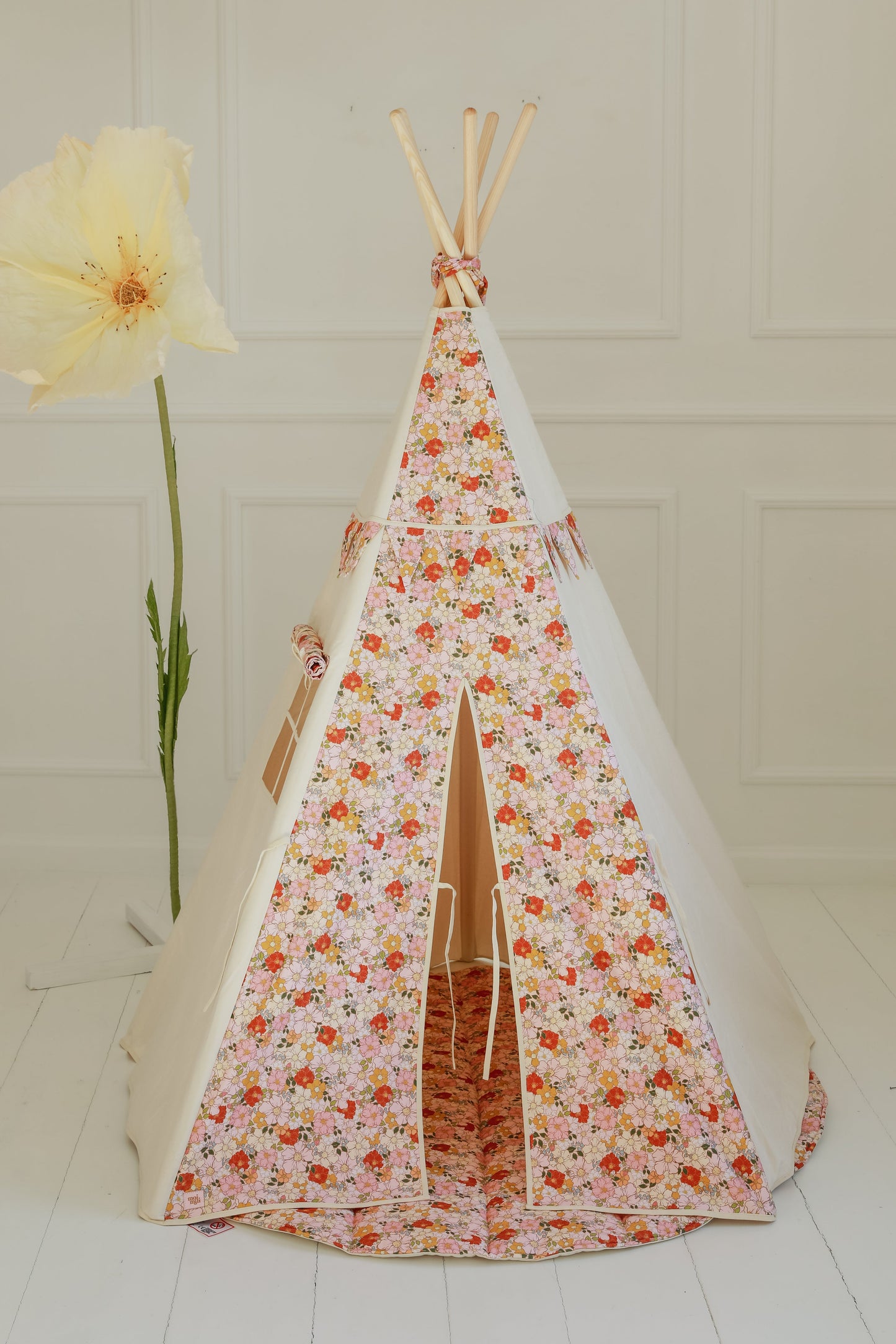 “Spring Garden” Teepee Tent and Round Mat Set