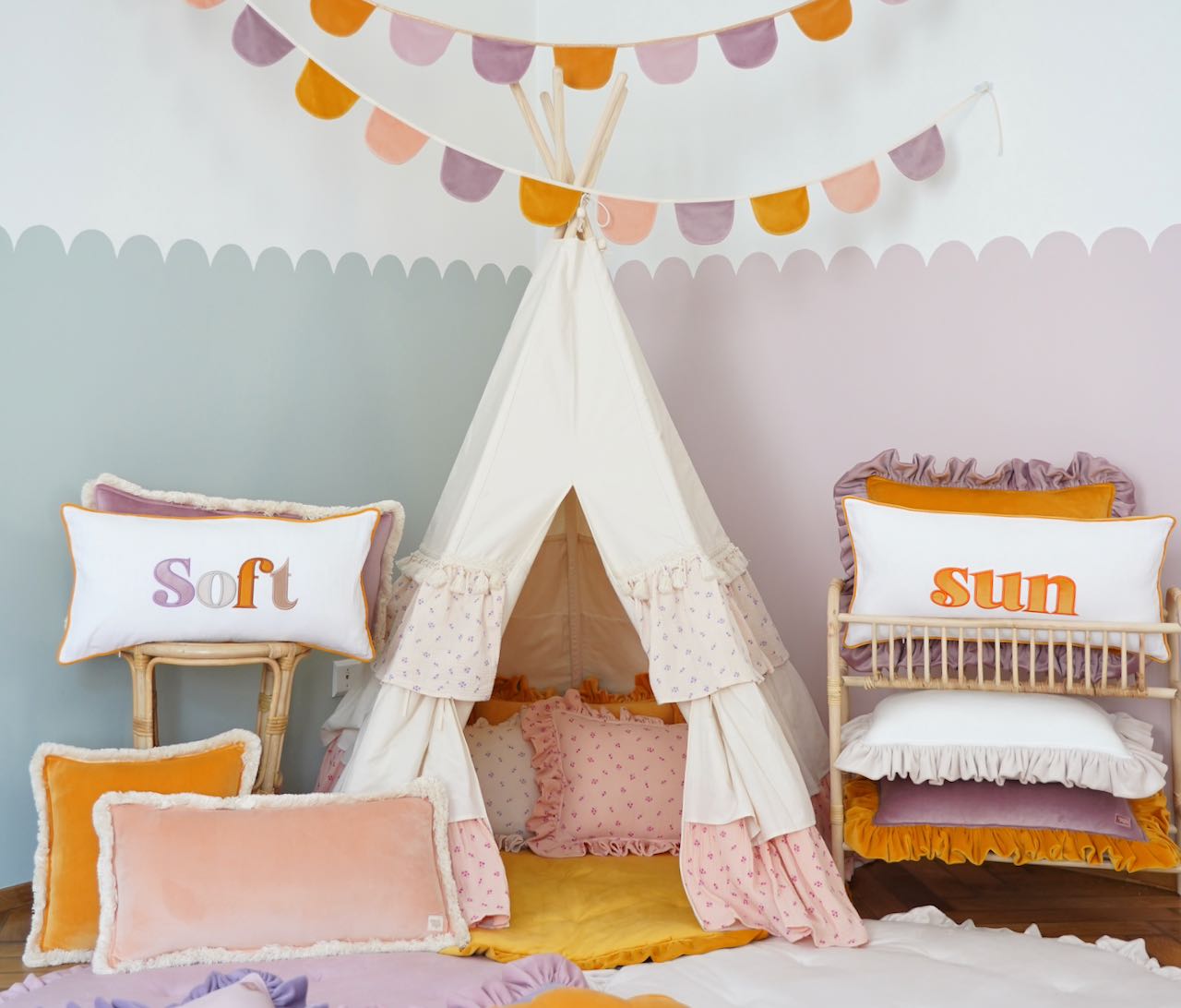 "Forget-me-not" Teepee Tent with Frills