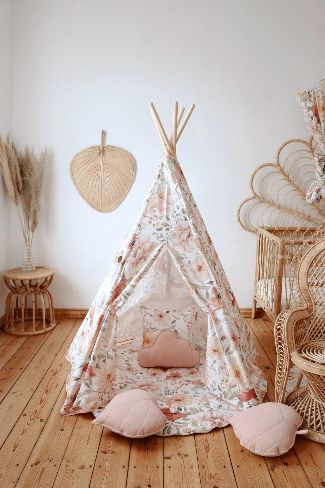 “Flower power” Teepee and Mat Set