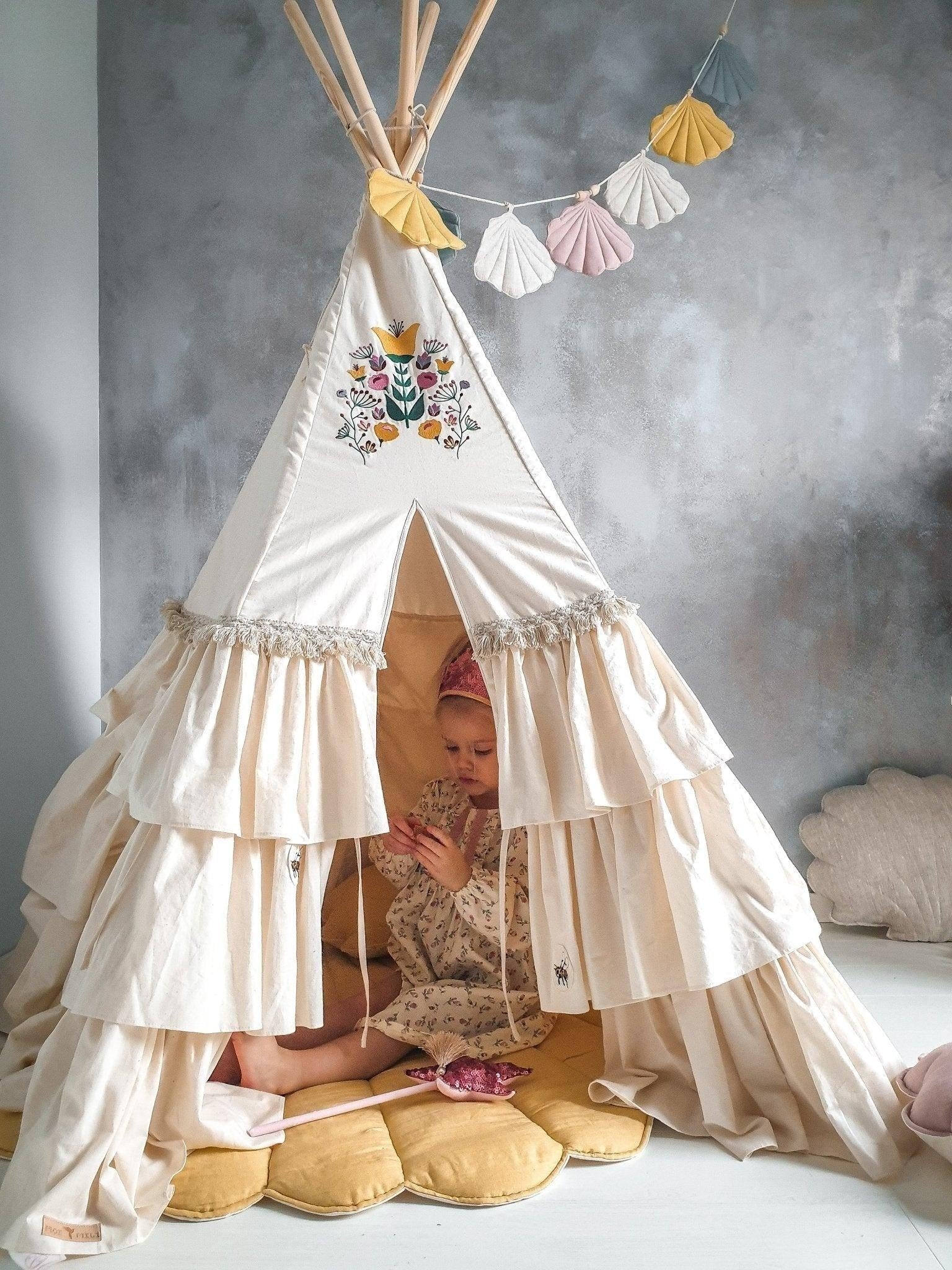 Set Teepee with Frills “Folk” with Shell or Leaf Mat "Honey"