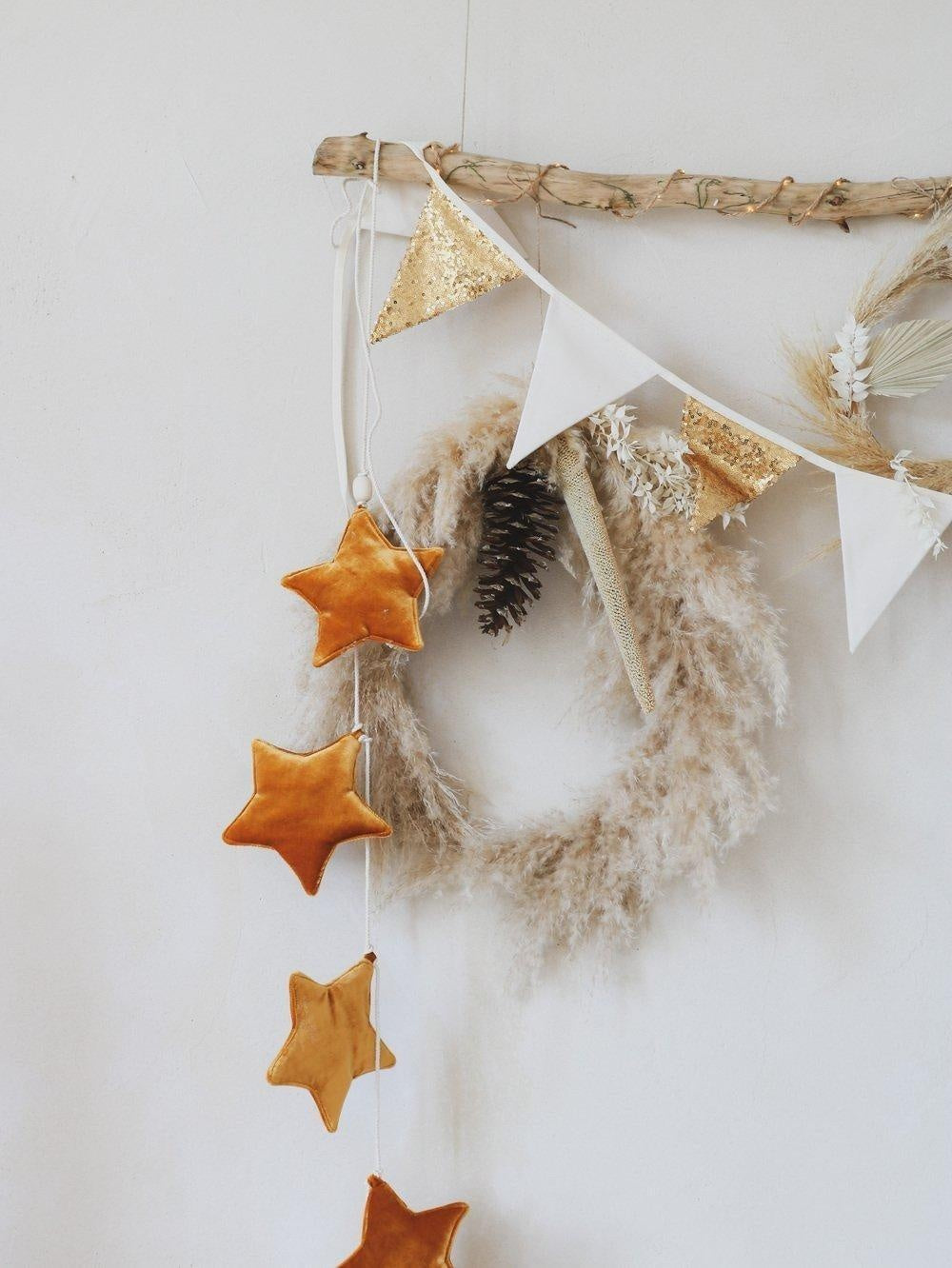 “Gold Dust” Velvet Garland with Stars