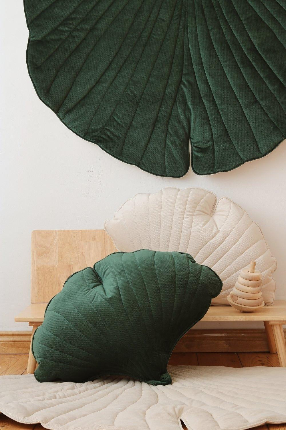 “Green” Velvet Ginkgo Leaf Mat