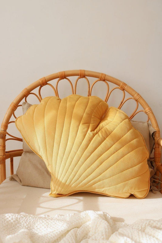 “Honey” Velvet Ginkgo Leaf Pillow