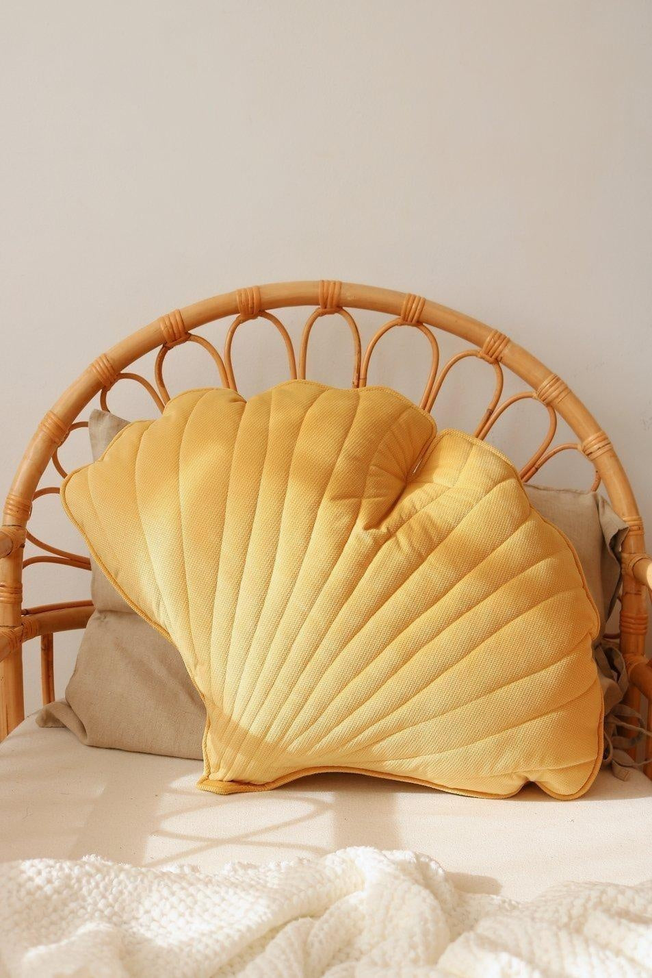 “Honey” Velvet Ginkgo Leaf Pillow