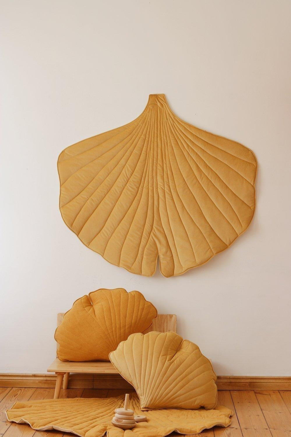 “Honey” Velvet Ginkgo Leaf Mat