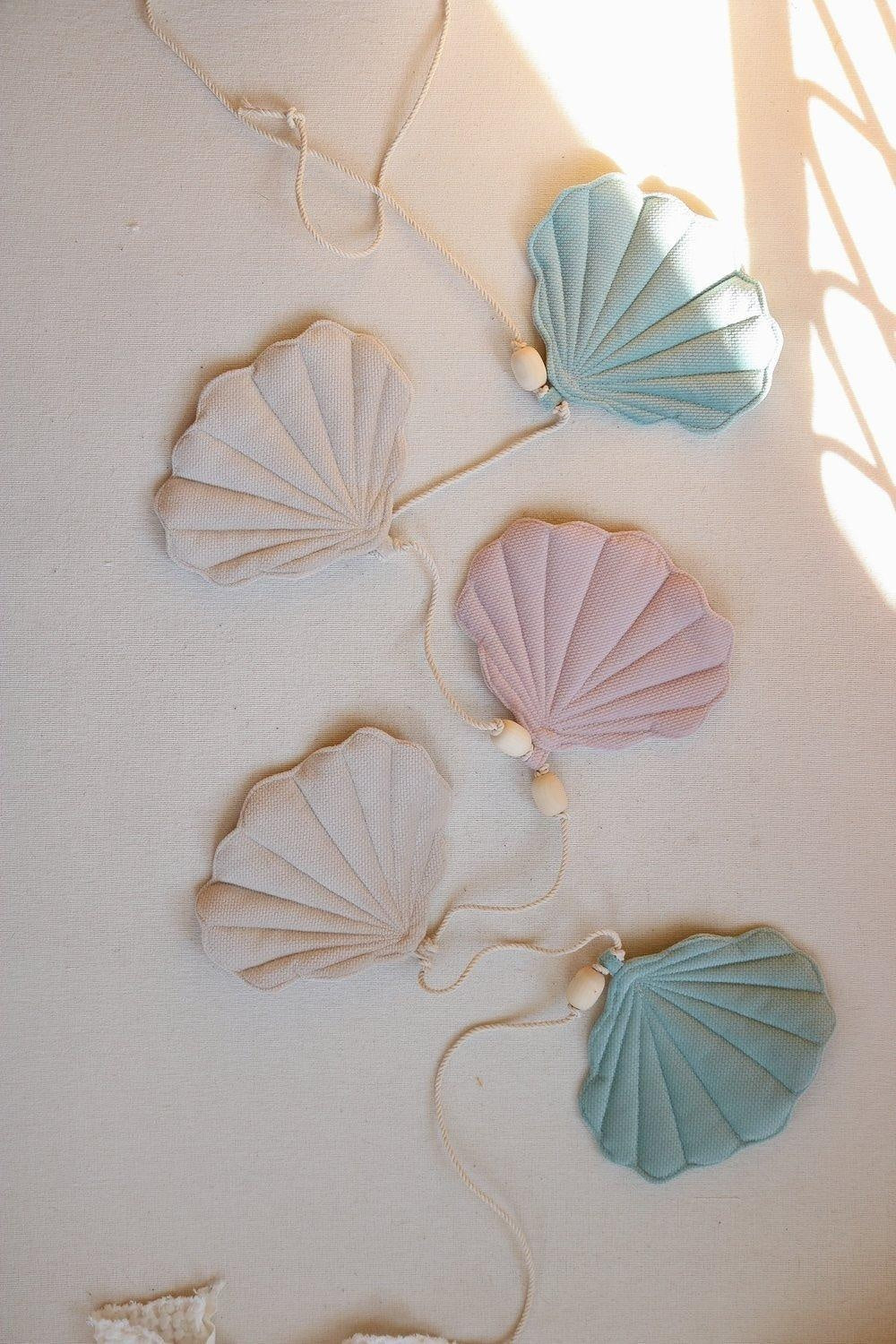 “Late Summer” Velvet Garland with Shells - Moi Mili