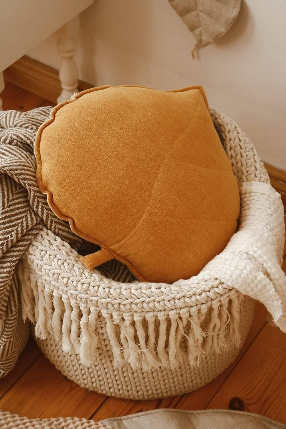 “Mango” Linen Leaf Pillow