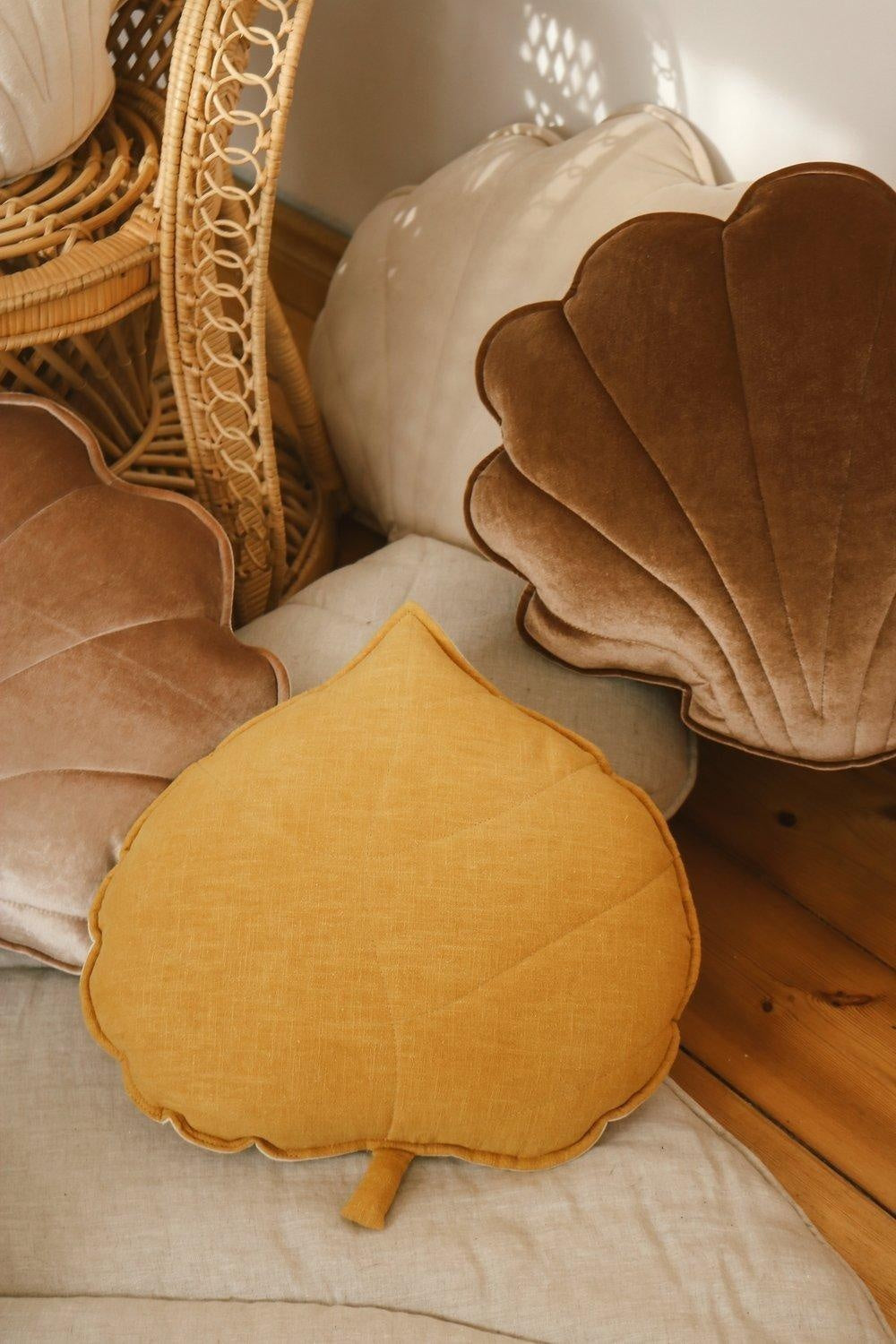 “Mango” Linen Leaf Cushion - Moi Mili