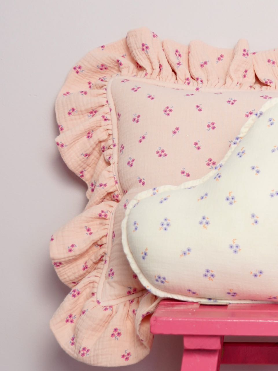 "Pink forget-me-not" Muslin Pillow with Frill