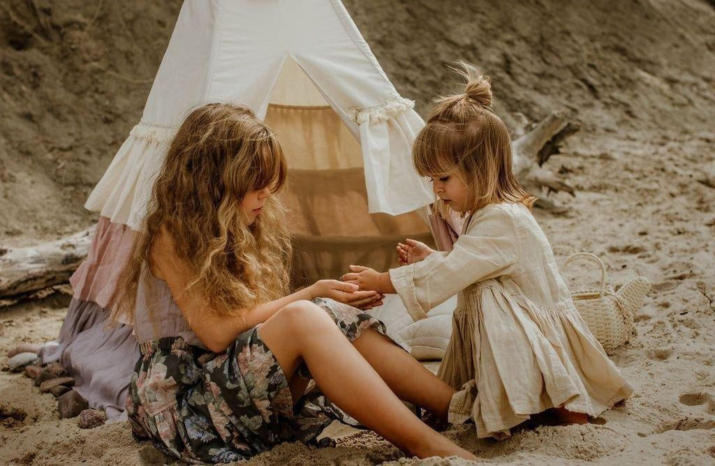 “Powder Frills” Teepee with Frills and Powder Pink Shell Mat Set