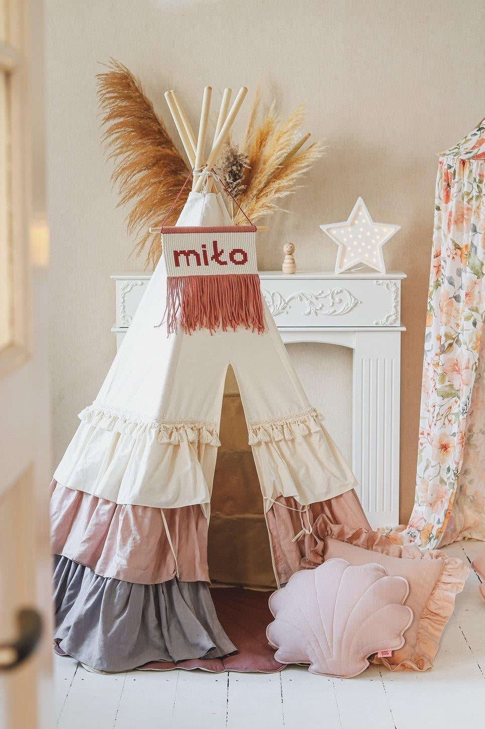 “Powder Frills” Teepee with Frills and Powder Pink Shell Mat Set