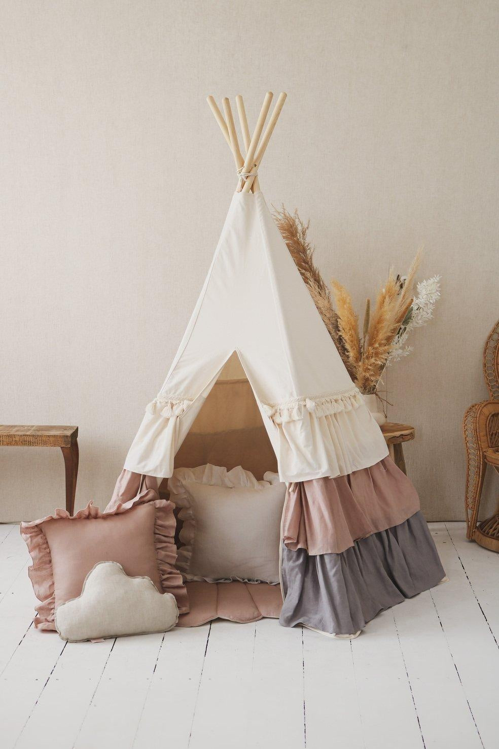 “Powder Frills” Teepee with Frills and Powder Pink Shell Mat Set