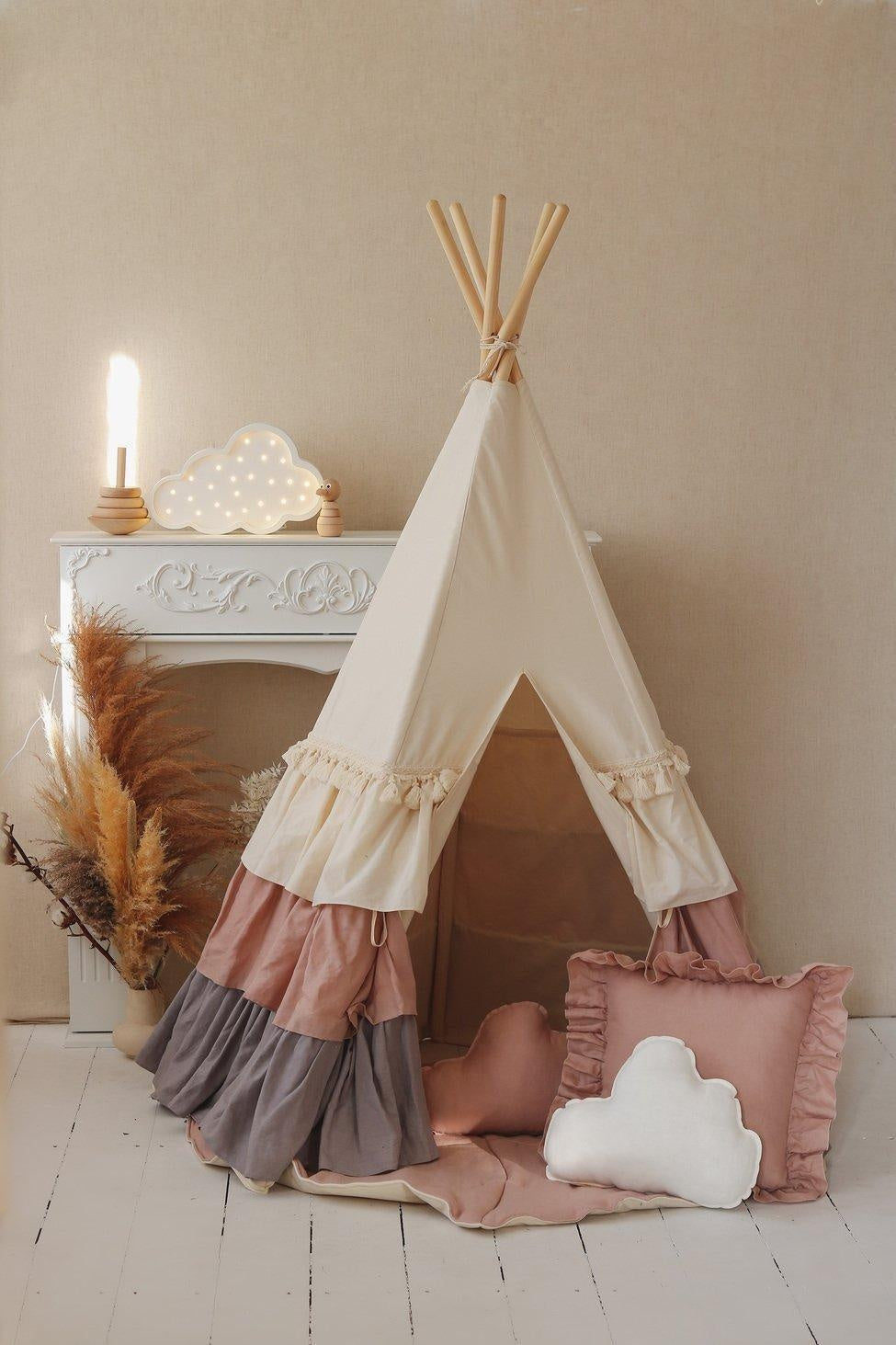 “Powder Frills” Teepee with Frills and Powder Pink Shell Mat Set