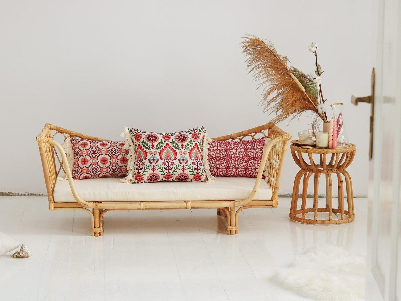 "Scarlet iris in Cancaya" cushion with fringe - Moi Mili