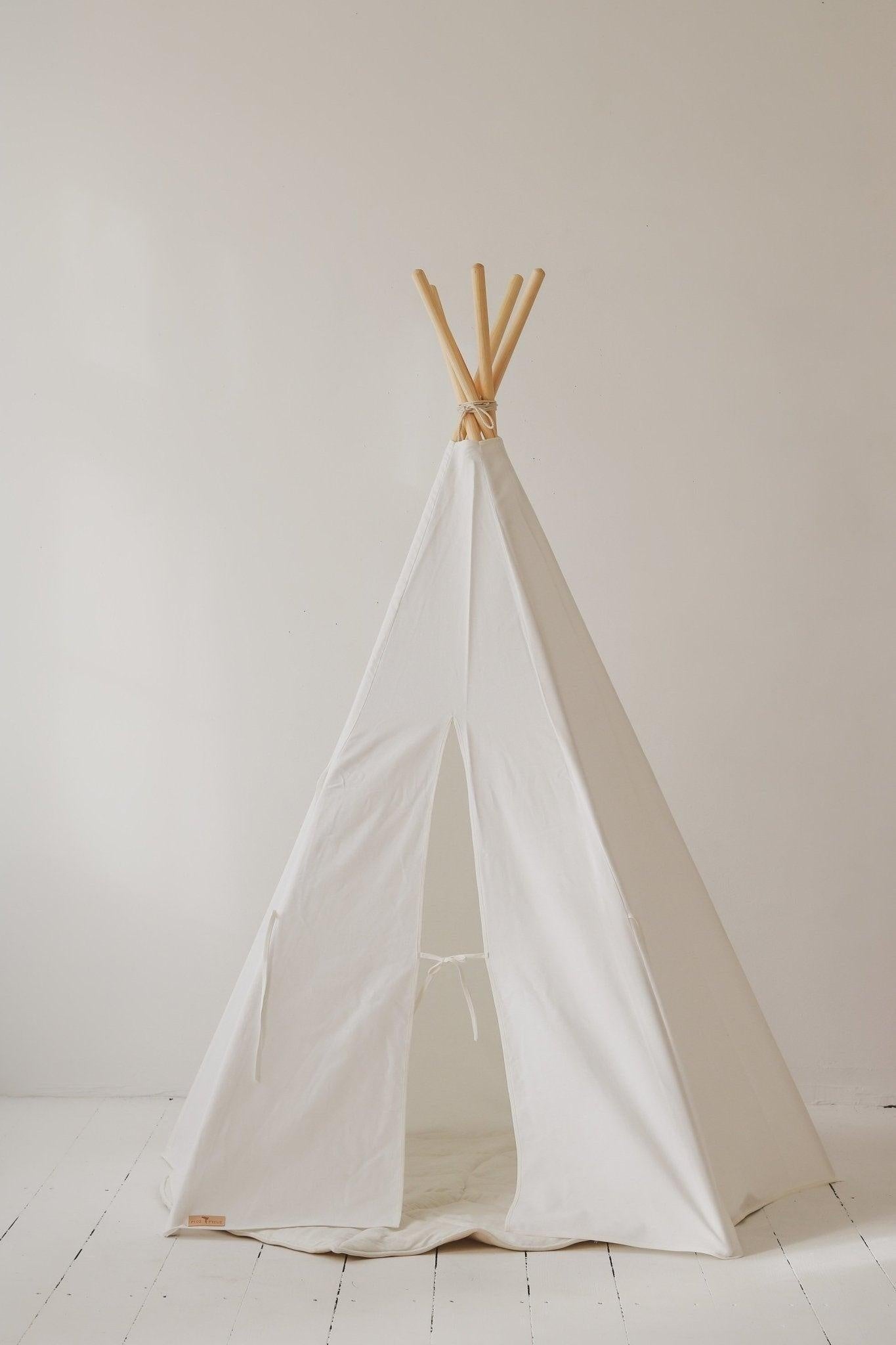 “Snow White” Teepee and Leaf Mat Set