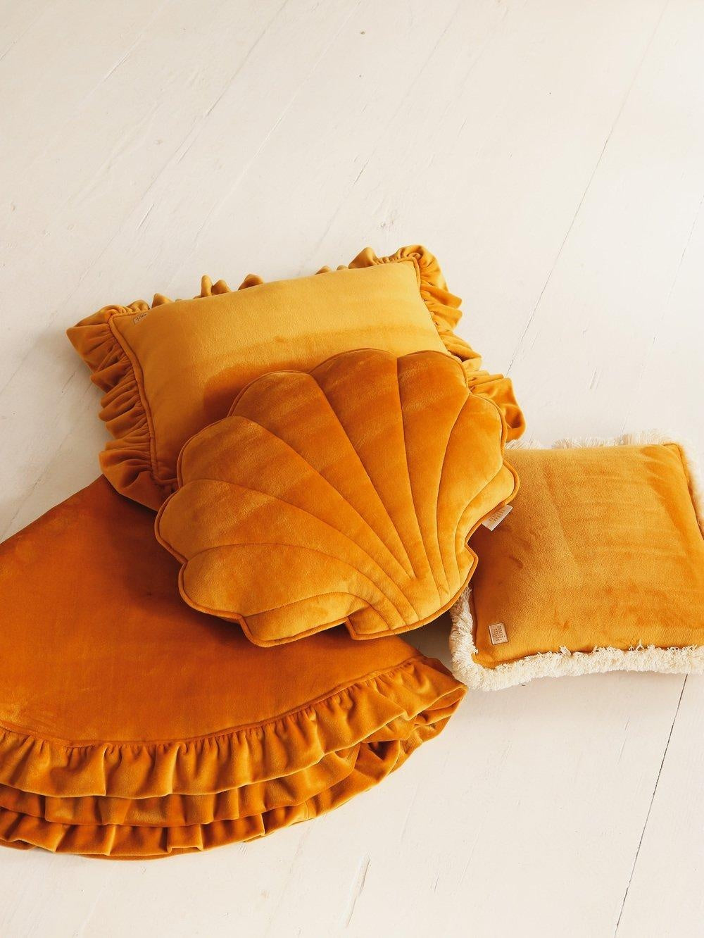 Soft Velvet Mat with Frill “Mustard” - Moi Mili